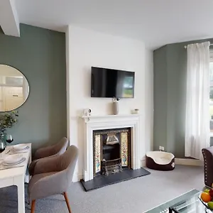 Taff Towers Apartment Cardiff