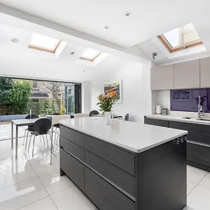 Fabulous House - Only 10 Minutes Walk To Baths Bath